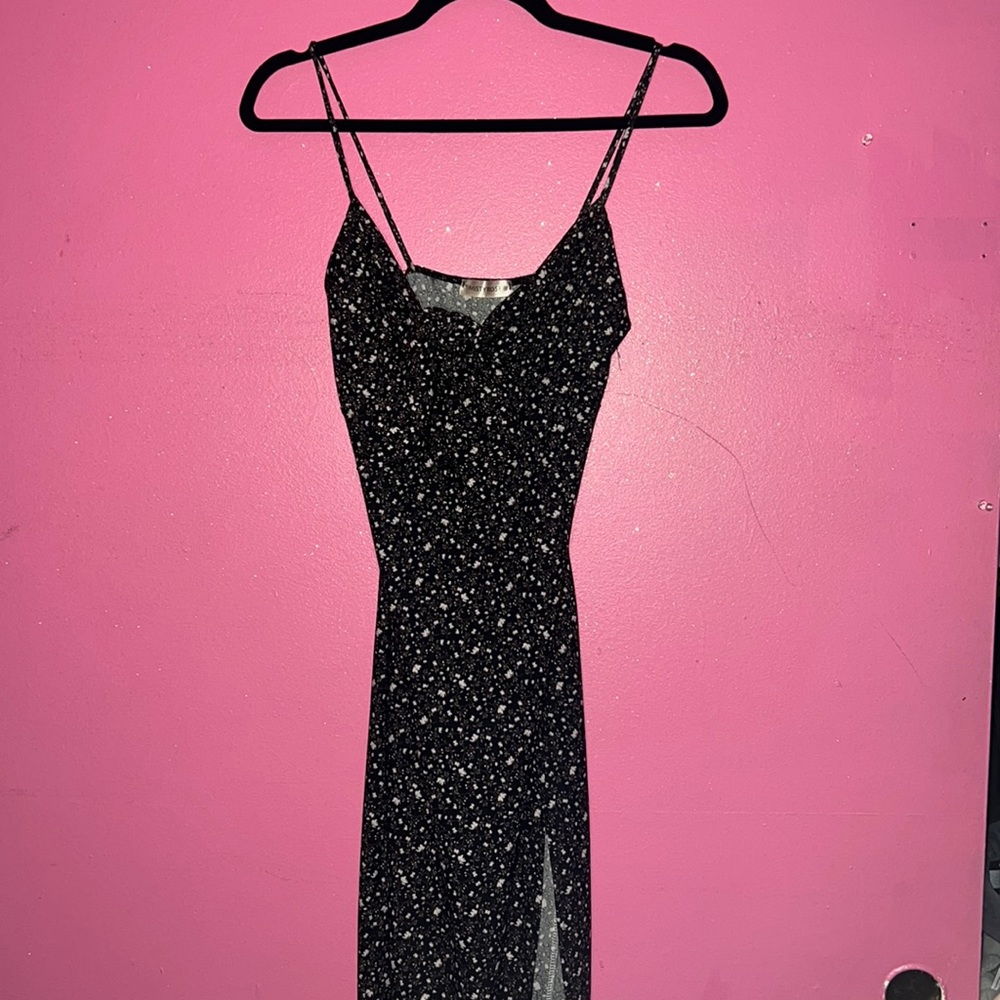 SMALL FLORAL BLACK TIE FRONT SLIT DRESS 🖤🪷🤍